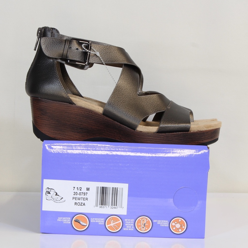 Easy Works by Easy Street Women's Roza Pewter Slip Resistant Sandals NWT - Picture 2 of 12